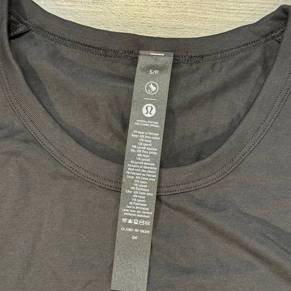 *New Lululemon Men's The Fundamentals Long Sleeve - Team Canada Black - Picture 4 of 7